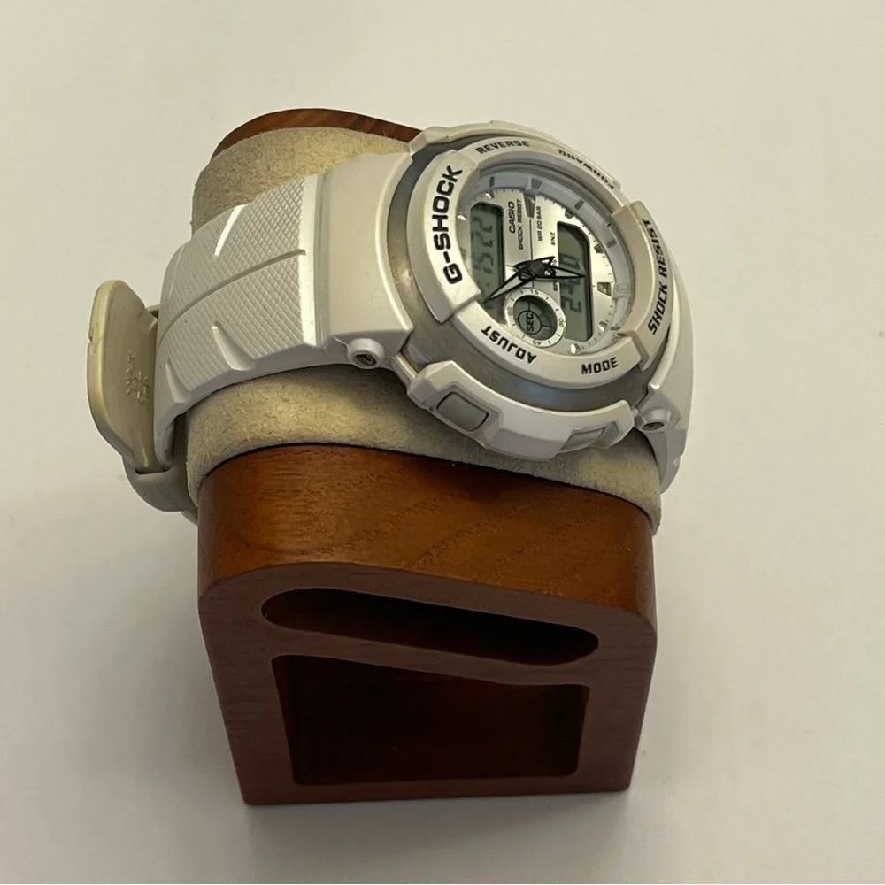 G-Shock‎ G-300LV-7A White Resin Digital